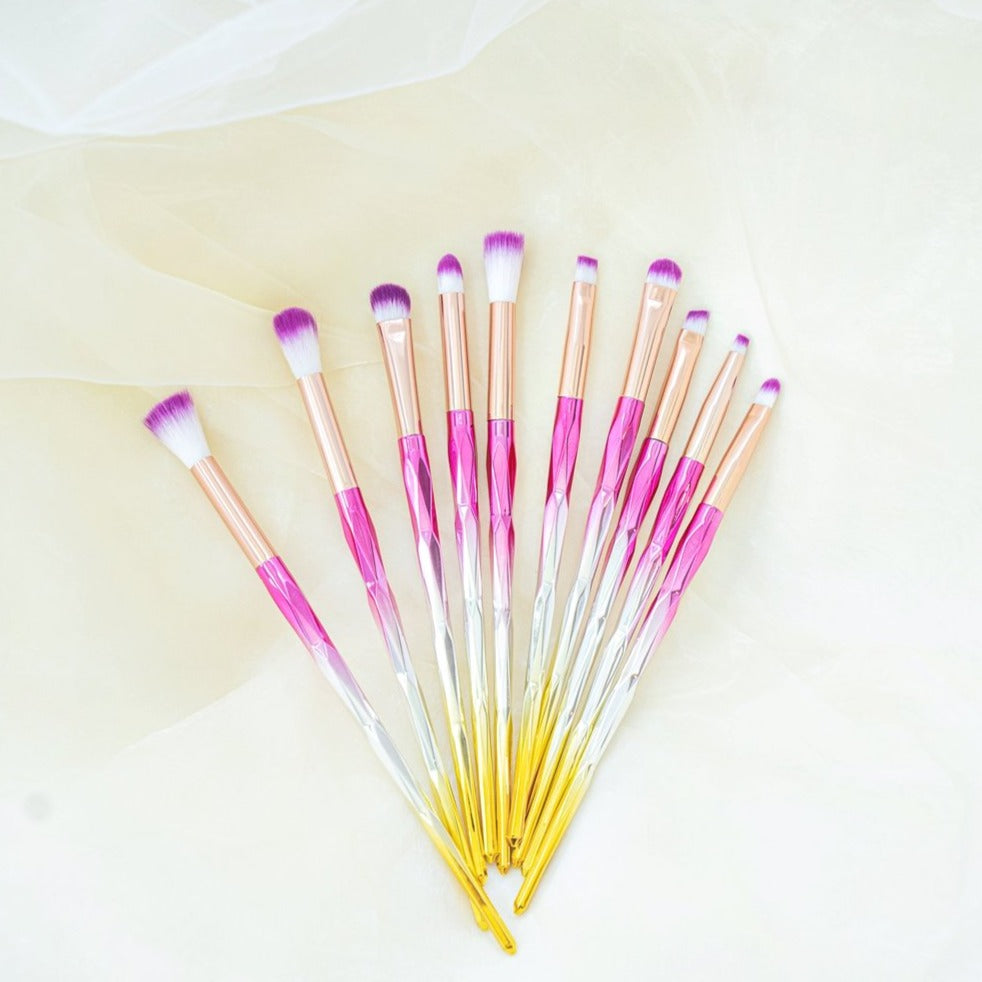 10 pcs Pink Gradient Handle Soft Nylon Makeup Brushes